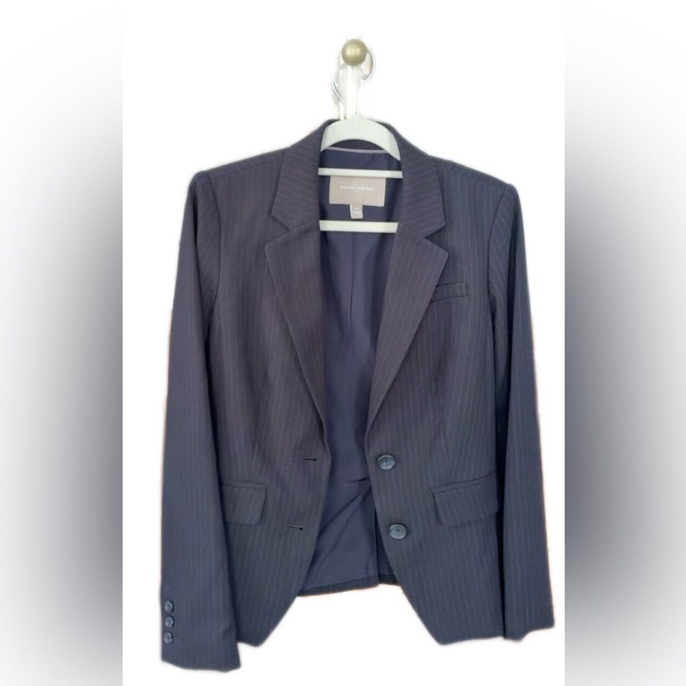 BRAND NEW// Banana Republic Women Elegant Black Pinstripe Blazer